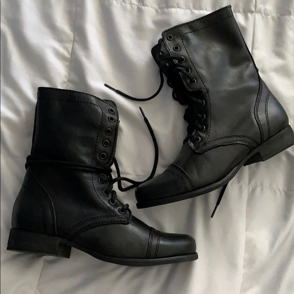 Steve Madden Troopa Black Leather Boot 